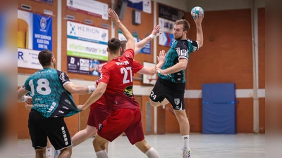 München ist Spielort der Handball-EM – doch die besten Herrenmannschaften der Region spielen lediglich in der 3. Liga, wie Aufsteiger HT München (grün). (Foto: Slavik/HT München)