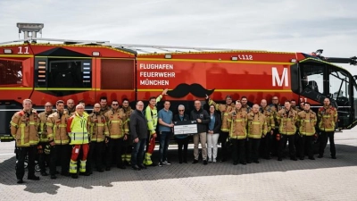 Die Bärte ab für den guten Zweck. Über 5.000 Euro konnte die Flughafenfeuerwehr spenden. (Foto: Flughafen München)