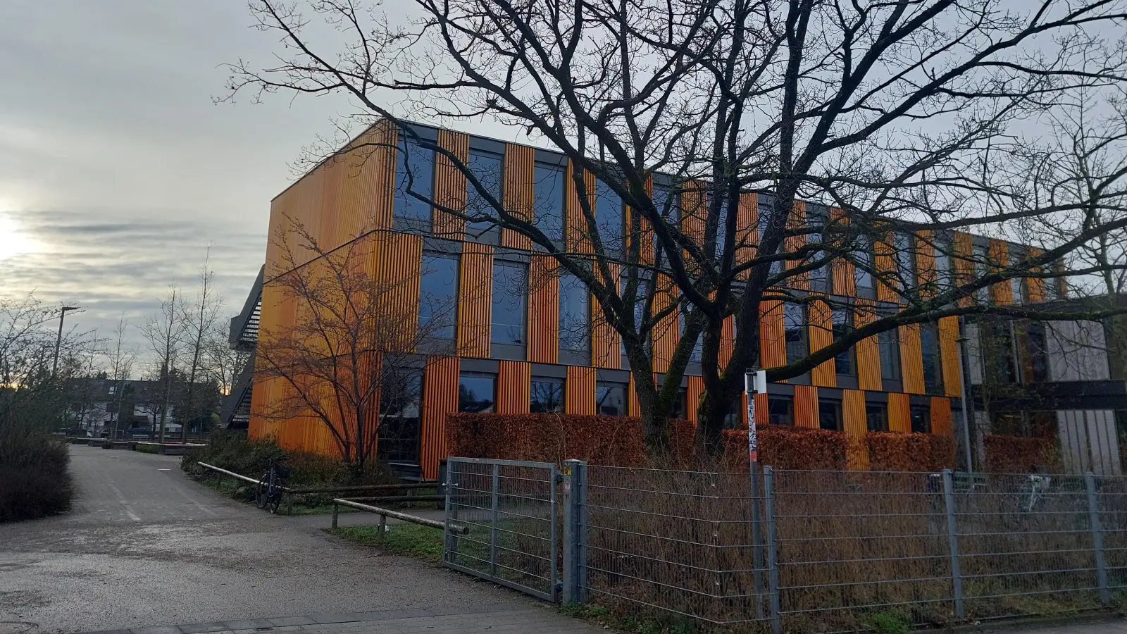 Die Stadt München lädt die Berg am Laimer zur Bürgerversammlung ins Michaeli-Gymnasium ein. (Archivbild: bas)