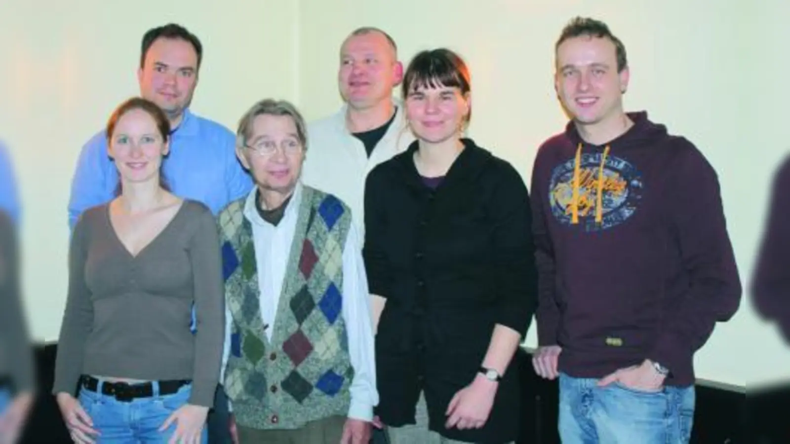 Neuer Grünen-Vorstand: vordere Reihe v.l. Astrid Tacke, Zoltan von Barthory, Anna Hanusch, Marcus Freyer, dahinter v.l.: Karsten Böttjer und Gunter Schäfer. (Foto: pi)