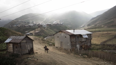 Natela Grigalashvili lässt mit ihren Bildern die Gefahr des Verlusts spüren, die Wehmut über den drohenden Verfall von Vielfalt und Gemeinschaften. (Foto: Natela Grigalashvili )