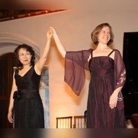 Angelika Huber, Sopran (r.) und Mizuko Uchida, Klavier gestalten den Abend der Konzertreihe Liedkunst-Kunstlied. (Foto: Angelo Esslinger )