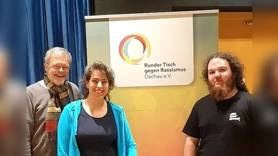 Die beiden Sprecher des „Runden Tischs gegen Rassismus Dachau e.V.“ Peter Heller (links) und Fabian Handfest mit Schatzmeisterin Feliza Ceseña. (Foto: Runder Tisch gegen Rassismus Dachau e.V.)