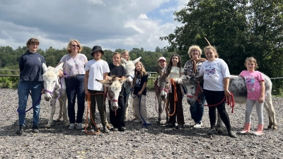Beim Eselwandern konnten die Kinder einen tollen Tag in der Natur erleben und einiges über die Tiere lernen.  (Foto: Stadt Starnberg)