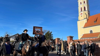 Bei strahlendem Sonnenschein fand 2023 der Dreikönigsritt in Arget statt. (Foto: hw)