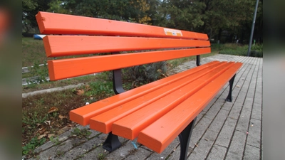 Die orangen Bänke sind ein Zeichen gegen die Gewalt, die viele Frauen erleben. (Foto: gcdw)