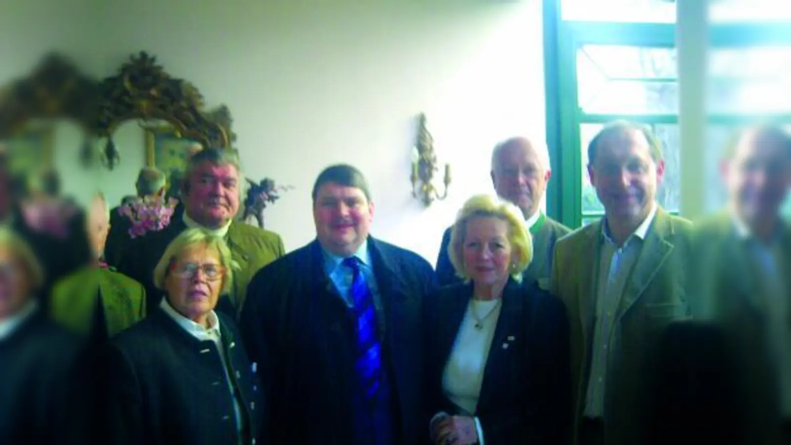 Weißwurstfrühstück der Senioren Union: die ehemalige Stadträtin Elisabeth Schosser, Seniorenbeirat Günther Mack, EU-Abgeordneter Bernd Posselt, Margot Günther, Bundestagsabgeordneter Hans-Peter Uhl und der ehemalige Stadtrat Max Straßer (v.l.). (Foto: pi)
