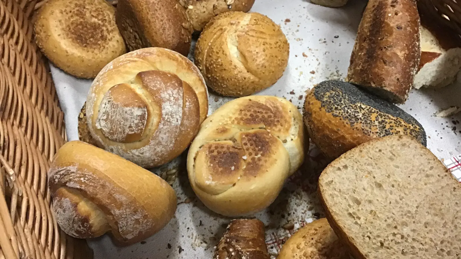 Gemeinsam frühstücken können Seniorinnen und Senioren im Pfarrsaal St. Rita. (Foto: dm)