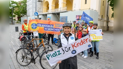 Mit dem Fahrradbus können Kinder sicher zur Schule kommen. Gleichzeitig will er für eine kinderfreundlichere Radinfrastruktur werben.  (Foto: ADFC/ Daniel Schvarcz)