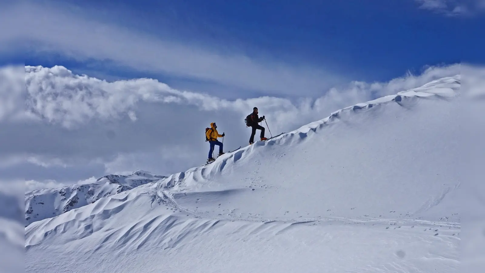 Am letzten März-Wochenende führen Tobias Ametsbichler und Walter Zieglmeier auf die Wildspitze (3.770m). (Foto: VA)