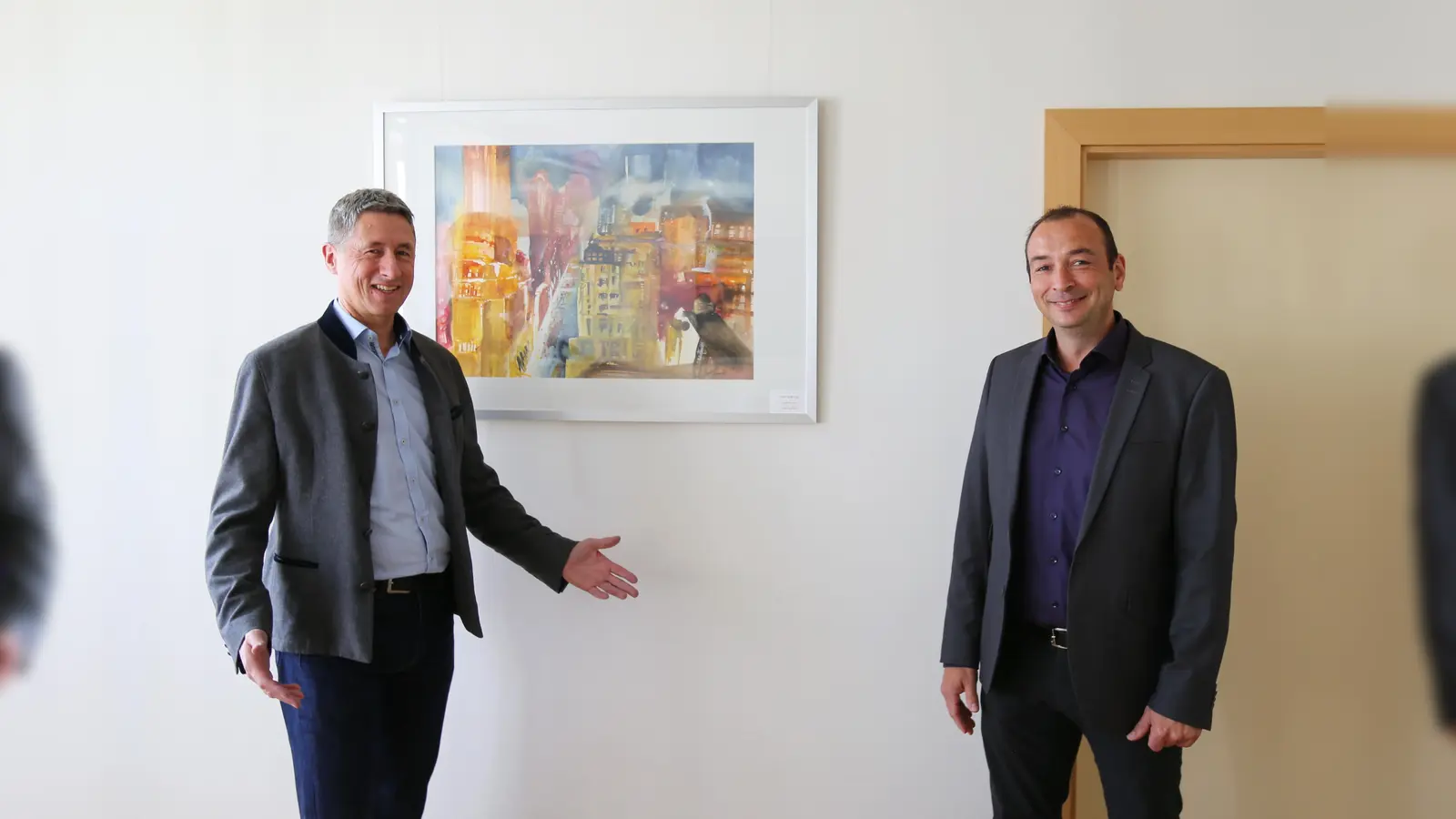 C. Böck (l.) und M. Böck (r.) trafen sich im Unterschleißheimer Rathaus (Foto: VA)