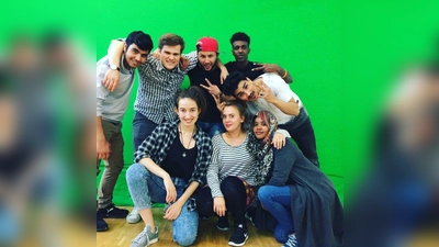 Der Projektchor des Vereins „Hilfe von Mensch zu Mensch” tritt bei der Final Party der Junispiele auf.” (Foto: Hilfe von Mensch zu Mensch e.V)