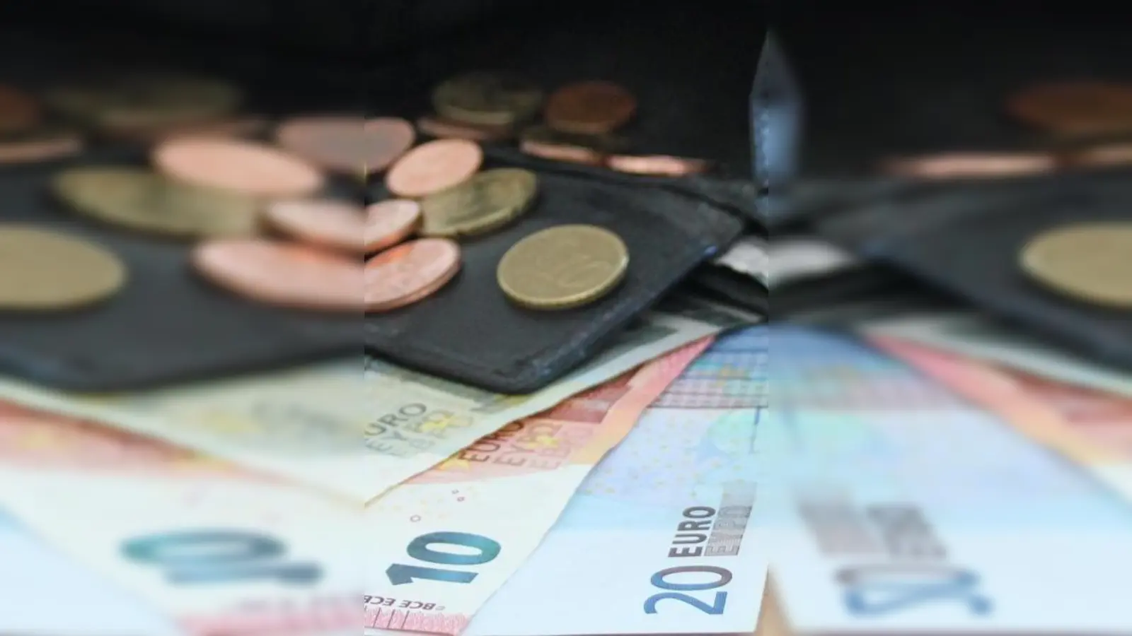 Geldwechsel-Wünschen Unbekannter auf der Straße sollte man vorsichtshalber nicht nachkommen. (Foto: cr)