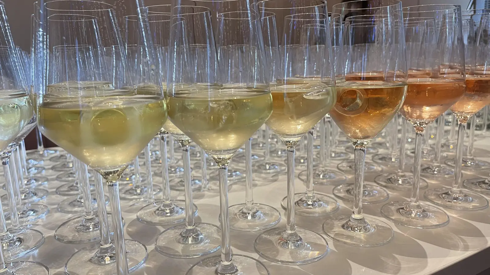 Nach dem Neujahrsempfang verschwand die Festdekoration und Gläser. (Foto: hw)