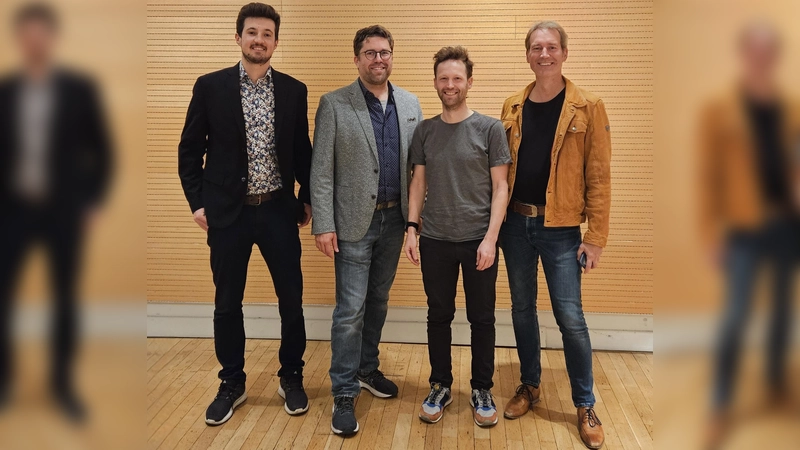 Beleuchteten das Thema Verkehrswende: Ingwar Perowanowitsch, Martin Modlinger, Simon Schories, Markus Büchler (v. l.) (Foto: ADFC Dachau)
