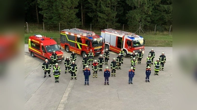 25 Feuerwehrleute der Feuerwehren Hochstadt und Oberpfaffenhofen probten zwölf Stunden lang diverse Notfallszenarien. (Foto: Gemeinde Weßling)