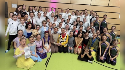 Die Tänzerinnen der Karlsfelder Turniergruppen hatten beim Internationalen Turnier des Deutschen Verbandes für Garde- und Schautanzsport einen grandiosen Saisonstart. (Foto: JTSC)
