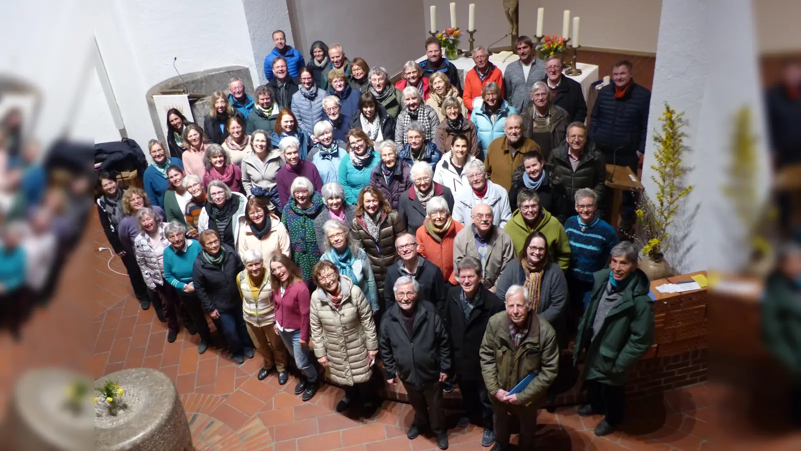 Stimmgewaltig: Für das Konzert haben sich der Weilheimer Chorkreis und der Chor der Apostelkirche zum Gemeinschaftschor zusammengetan. (Foto: Sabine Michel)