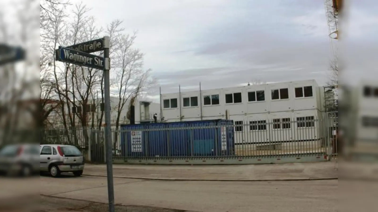 Die McGraw-Kaserne ist seit den vergangenen Weihnachtstagen bereits zu großen Teilen mit Flüchtlingen belegt. Langfristig soll dies aber die Wohnbaupläne auf dem Areal nicht hemmen, versichern Stadt und Freistaat. 	 (Foto: HH)