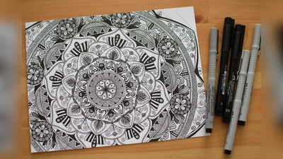 Einfache Muster mit Wirkung: In den Zentangle® Ferienworkshops wird mit Stift und Papier Kreatives geschaffen. (Foto: Vhs Germering)