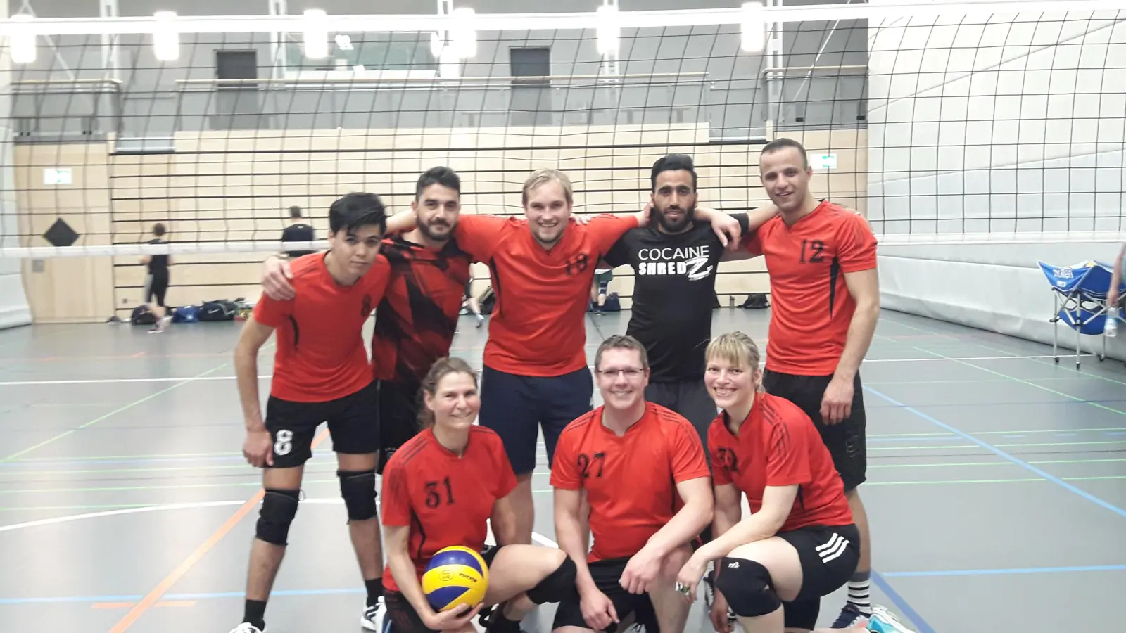 Die Mixed-Mannschaft "Servus und Salam" hat den Klassenerhalt geschafft. (Foto: Verein)