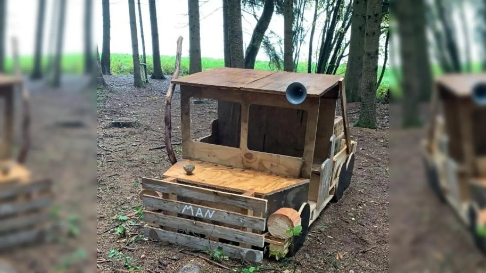 Die „Holzlandwichtel Schröding“ laden ein. (Foto: VA)