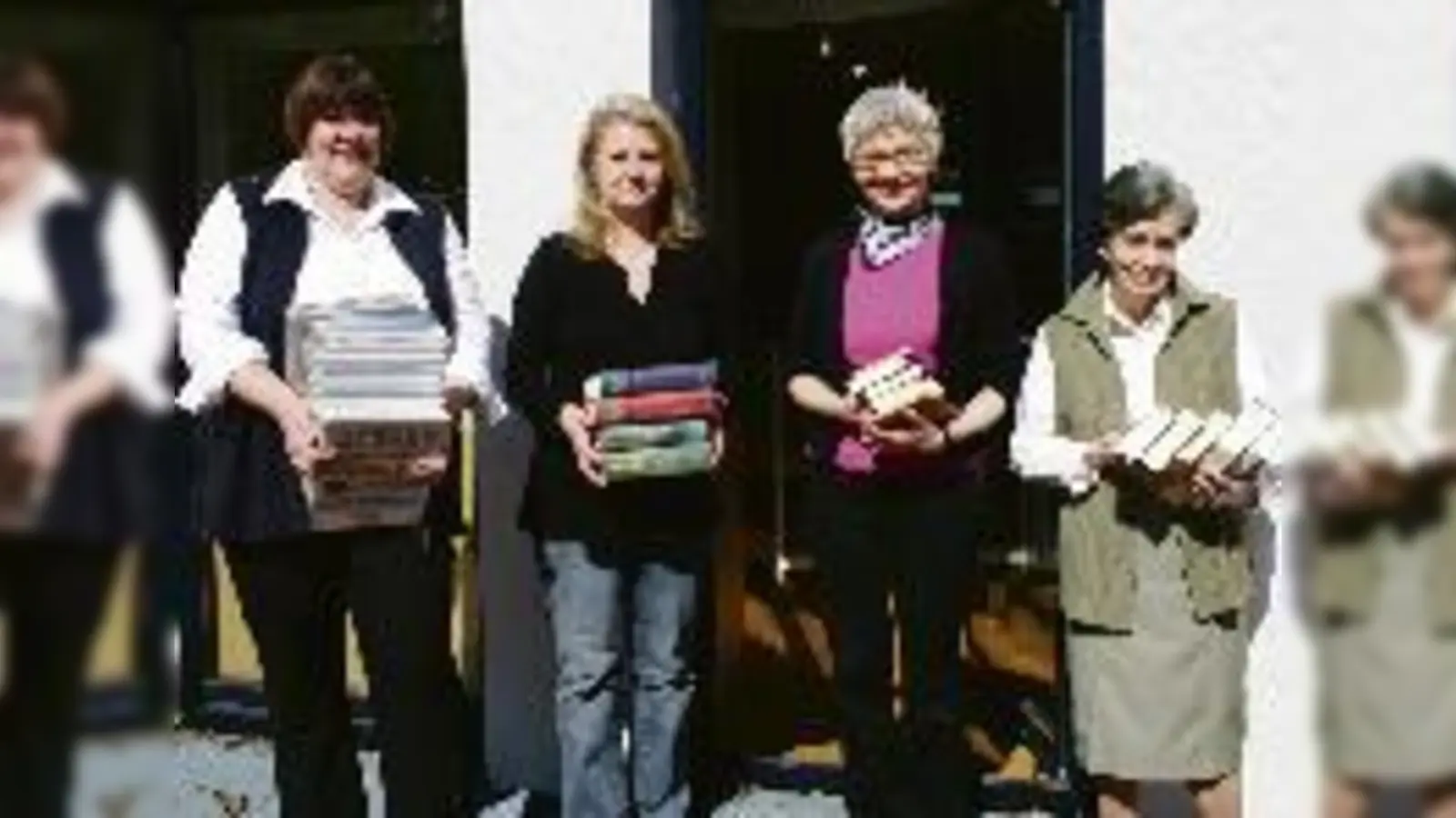 Sorgen für stapelweise Lektüre: Sabine Pasti, Gaby Konrad, Brigitte Khan und Maria Elisabeth Turner (v.l.).	  (Foto: ks)