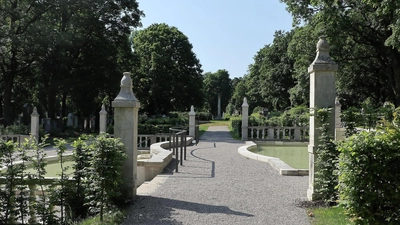 Auf dem Ostfriedhof ruhen Münchner Persönlichkeiten wie Carl Amery, Rudi Brunnenmeier, Georg Kronawitter und Rudolph Moshammer. (Foto: Burkhard Mücke, CC BY-SA 4.0)