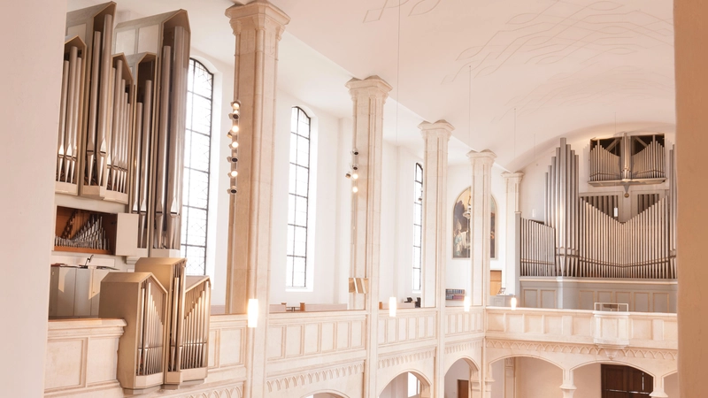 Beide Orgeln erklingen beim Silvesterkonzert in St. Markus.  (F.: Hendrik Ballhausen)