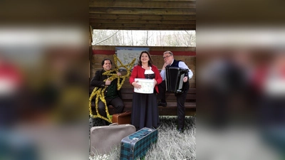 Die Koffer stehen schon bereit: v.l. Harald Helfrich, Christine Reimer und Peter Wittrich. (Foto: © Veranstalter)