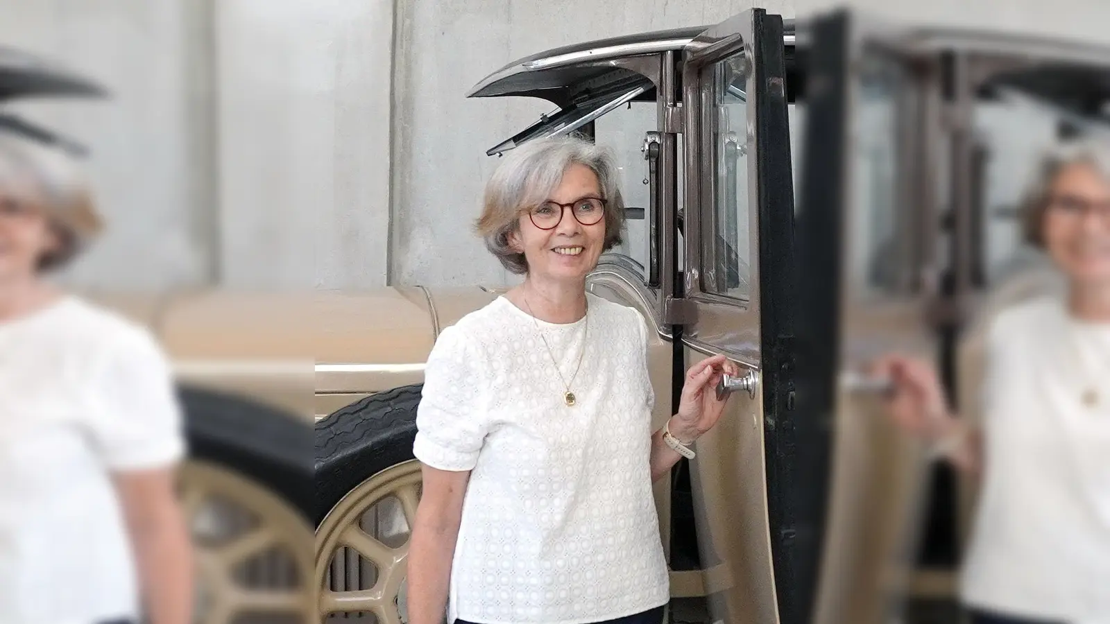 Bettina Gundler vor einem Opel Laubfrosch, der ab 1924 den deutschen Markt eroberte. (Foto: Deutsches Museum)