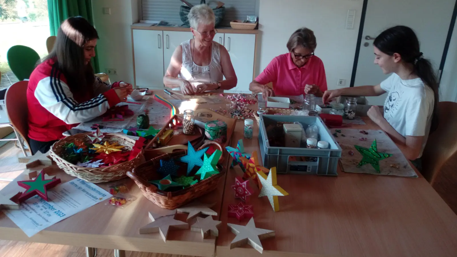 An der Aktion „Sterne für Sternstunden” beteiligten sich auch die Teilnehmerinnen des Huglfinger Ferienprogramms. (Foto: Gemeinde Huglfing)