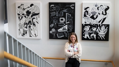 Kultur-im-Trafo-Geschäftsführerin Magdalena Waller im Treppenhaus des Kulturzentrums. (Foto: Alexander Scharf)