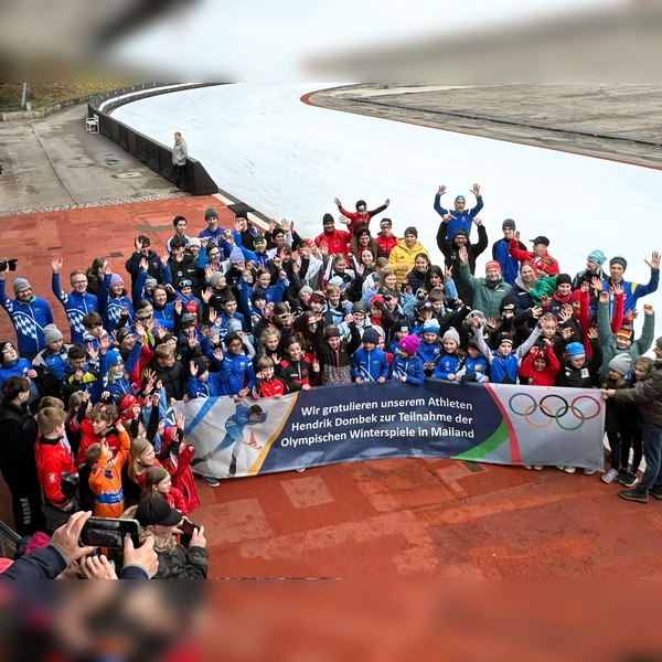Die Wintersaison wurde mit der Verleihung des MEV-Pokals abgeschlossen.  (Foto: Münchener Eislauf-Verein von 1883 e.V.)