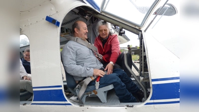 Gut gesichert ging es im kleinen Sportflieger in die Lüfte. (Foto: FSG)
