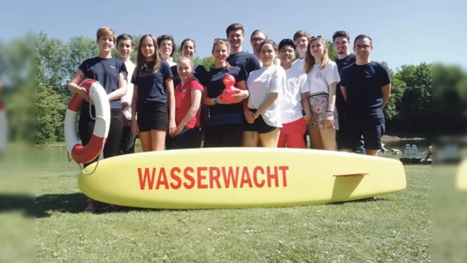 Das Team der BRK Wasserwacht hat bereits Anfang Mai mit seiner wichtigen Arbeit begonnen.                                    (Foto: BRK)