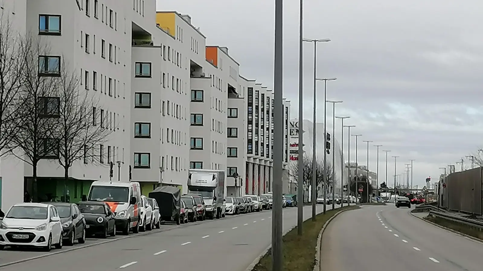 Der U-Bahnhof Pasing wird im Wesentlichen unter der Josef-Felder-Straße gebaut. (Foto: job)