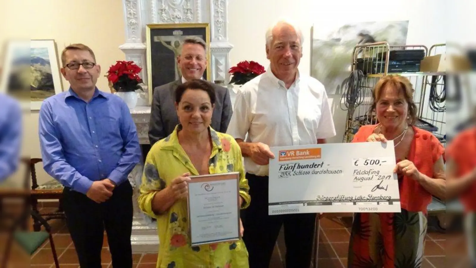 Heimleiter Andreas Büchner, Christine Gunz-Kahlau, der Vorstand der  Bürgerstiftung, Konrad Hallhuber, Geschäftsführer Gustav Huber und Koordinatorin Rita Enzinger (von links). (Foto: Gustav Huber)