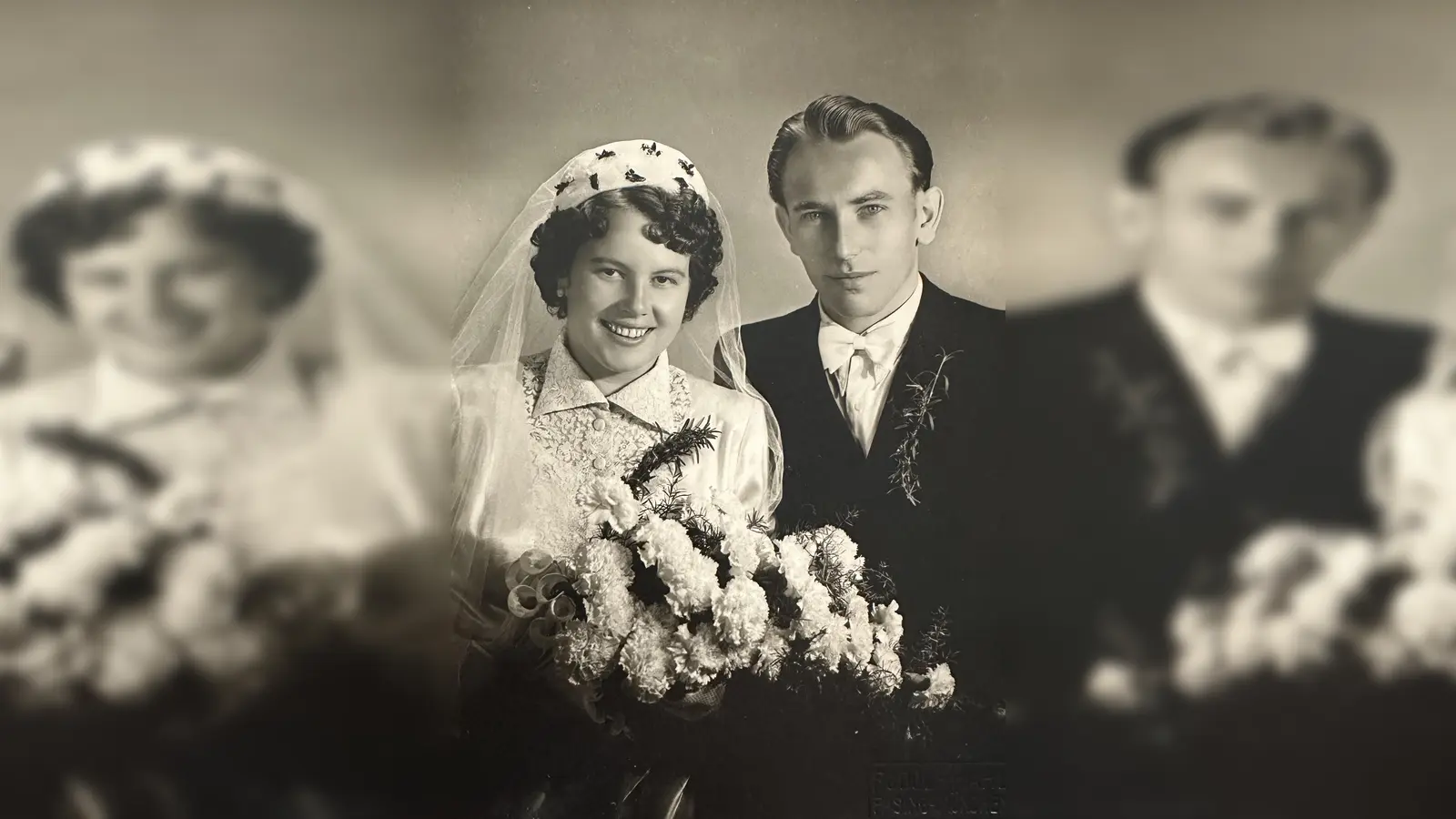 Berta und Josef Riedl haben sich vor stolzen 70 Jahren das Ja-Wort gegeben. In Moosach betrieb das Ehepaar viele Jahre ein Milchgeschäft. (Foto: Riedl)