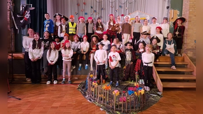 Mit den Piraten wurde gelacht, gestritten, geräubert, geentert und gesungen. (Foto: Schule)