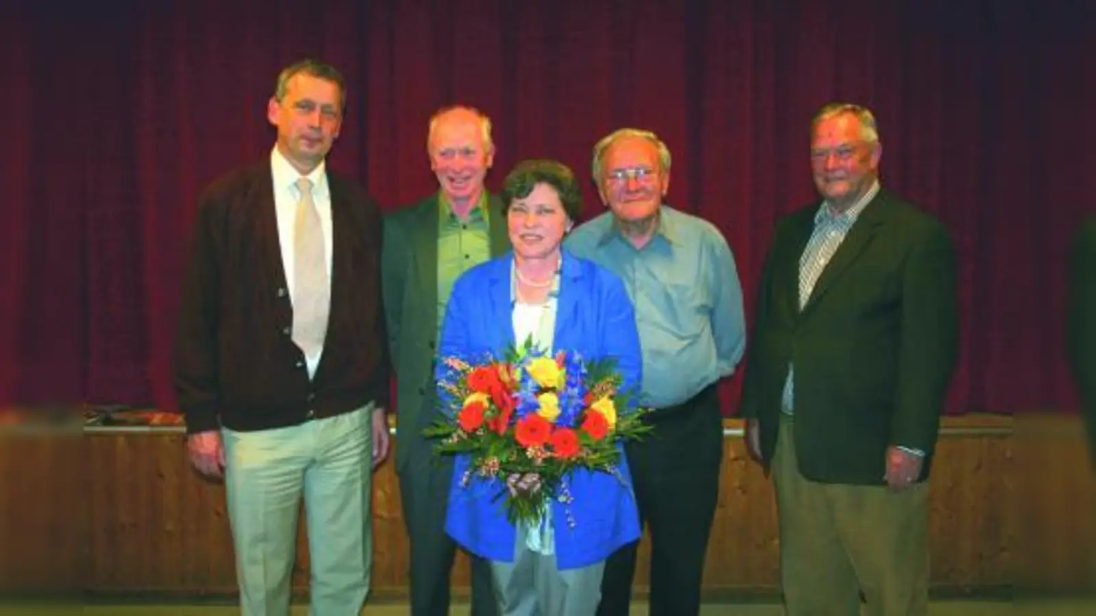 Der neue Vorstand des Allach-Untermenzinger Bezirksausschusses (v.l.): Falk Lamkewitz, Josef Wieland, Heike Kainz, Peter Krahl und Henning Clewing. (Foto: ls)