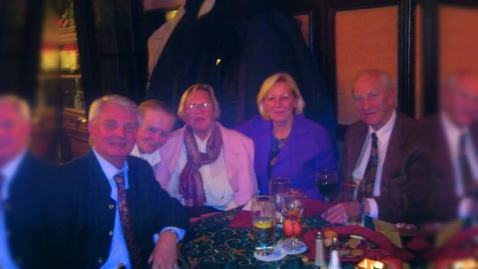 CSU-Senioren bei der Weihnachtsfeier: v.l. Manfred Reichel, Gertrud Schmidt, Elisabeth Schosser, Margot Günther und Erich Schosser. (Foto: privat)