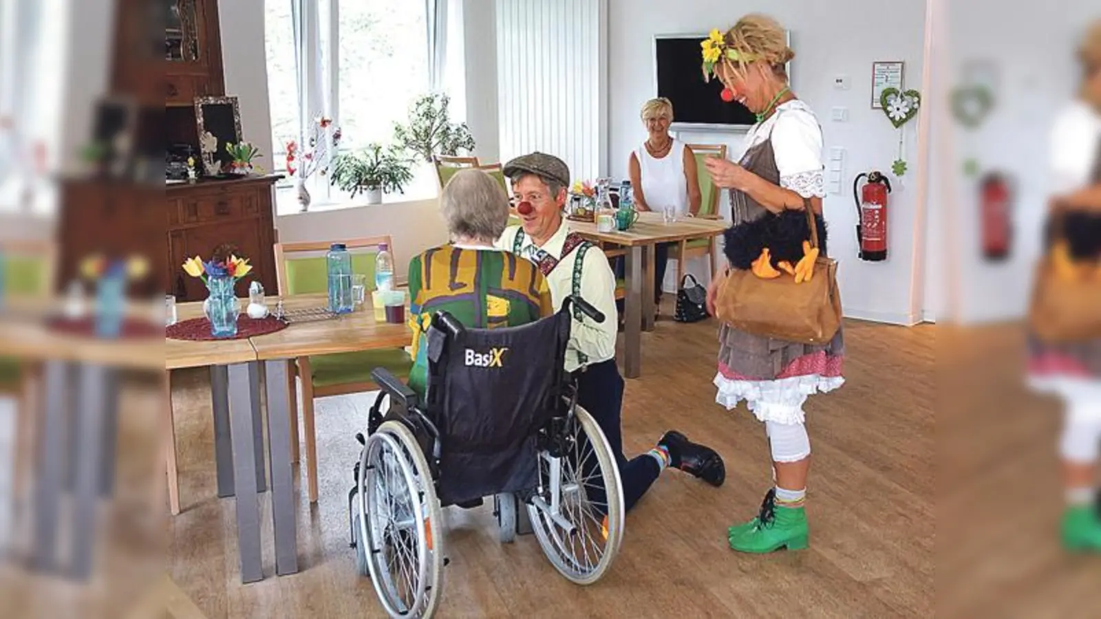 Die Klinikclowns treten bei ihren Besuchen im AWO-Föhrenpark immer als Pärchen auf.	 (Foto: AWO München-Stadt)