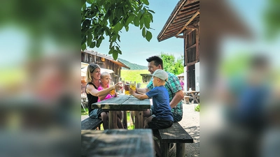 Im Biergarten fühlt sich die ganzenFamilie wohl. (Foto: Markus Wasmeier)