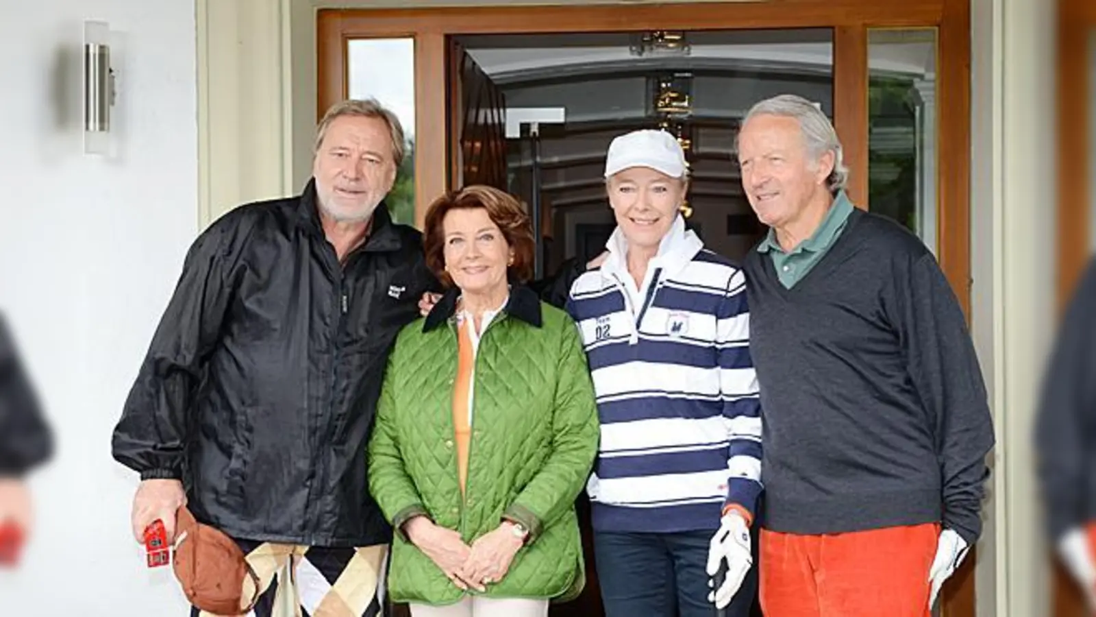 Prominente Mitspieler (v. l.): Schauspieler Gerd Silberbauer, Organisatorin Gisela Rockola, Prinzessin Ursula zu Hohenlohe, H. Dr. Goswin v. Mallinckrodt (Flying Doctors).	 (Foto: VA)