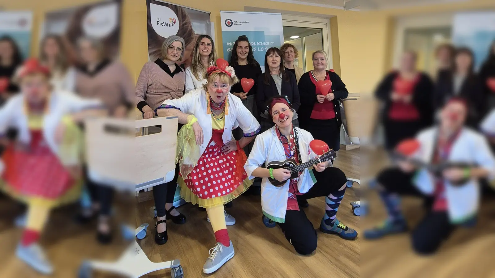 Die KlinikClowns verbreiten in Rotkreuzklinikum nun alle zwei Wochen gute Laune. (Foto:  BKK ProVita)