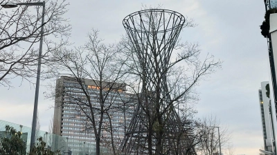 Eines der bekanntesten, gleichwohl umstrittensten Kunstwerke Münchens ist die Mae West am Effnerplatz. (Foto: bas)