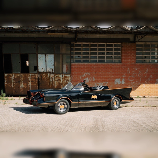 Dieses Fahrzeug ist eine Replika des Batmobils aus der US-Fernsehserie der 60er-Jahre. (Foto: Fabio Gentili Innocenti)