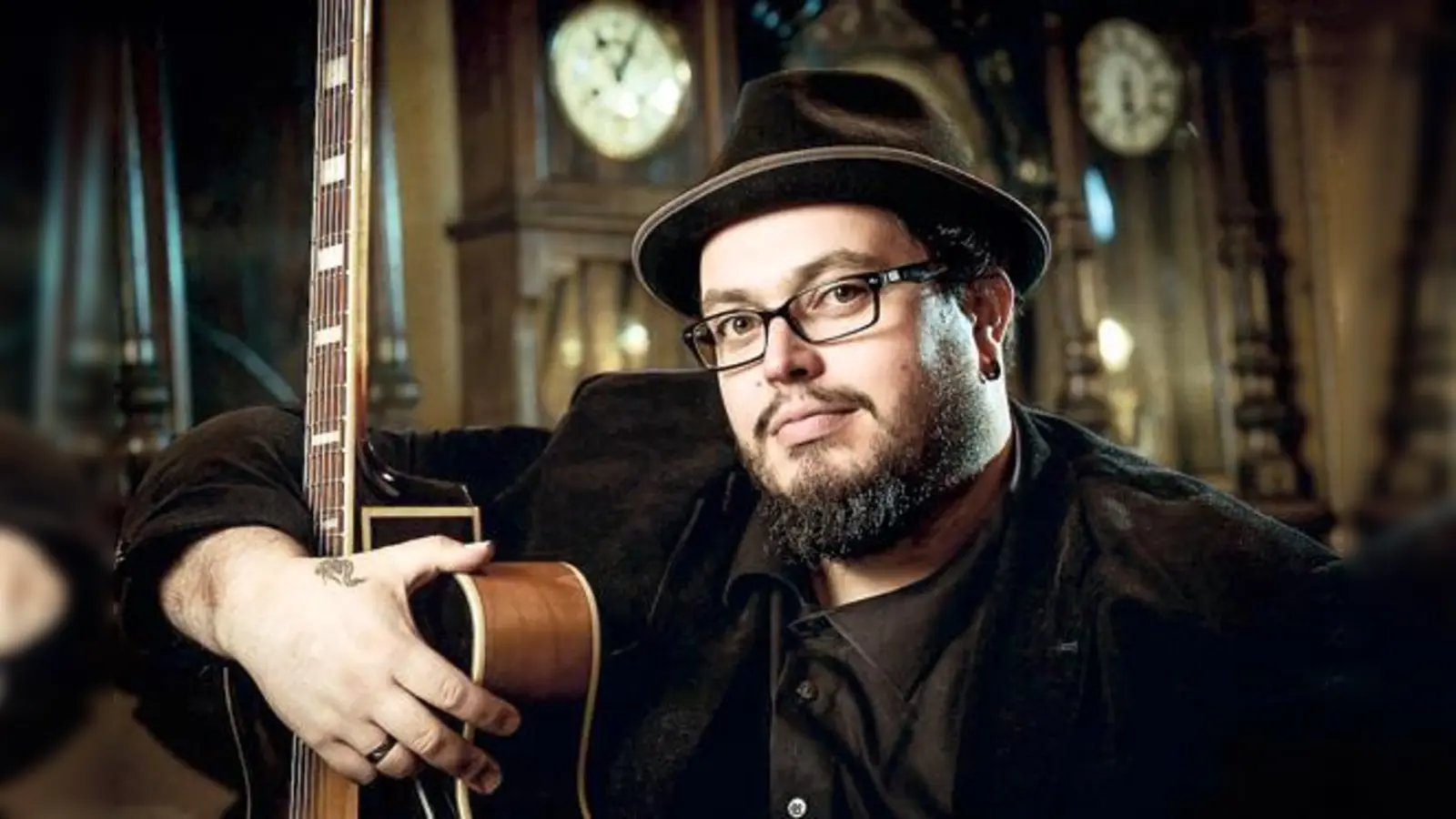 Mathias Kellner bietet sein Programm in bestem Bairisch, urkomisch und urwüchsig.	 (Foto: VA)