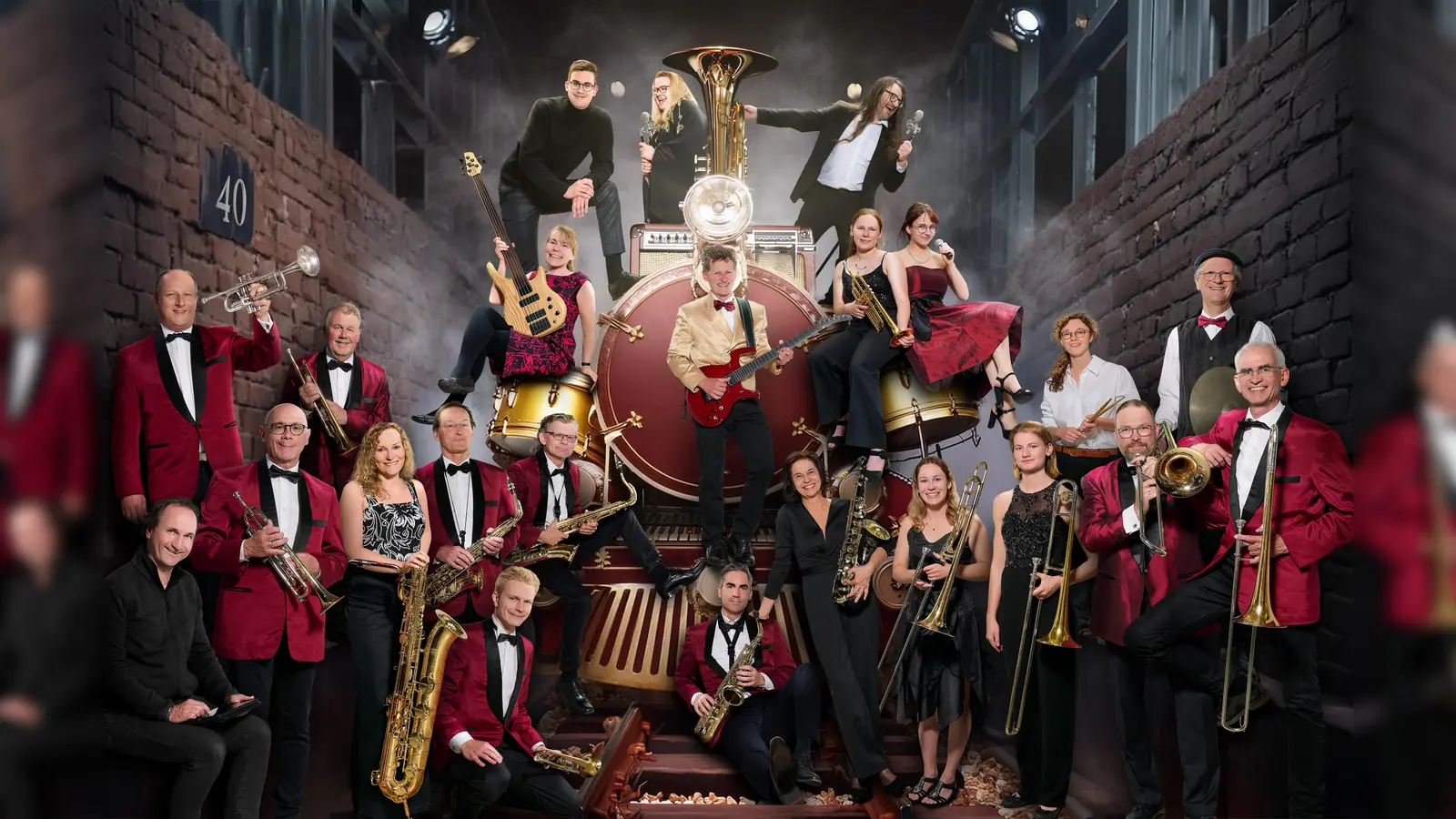 Die Bigband Mike&#39;s Music Train spielen beim moderierten Konzert Musik der frühen 30er und 40er Jahre.  (Foto: © MMTBigBand)